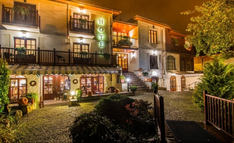 Sale weselne - Hotel Restauracja Dwa Księżyce - 5a7830af99999dwa_ksiezyce_noca_300dpi.jpg - SalaDlaCiebie.com