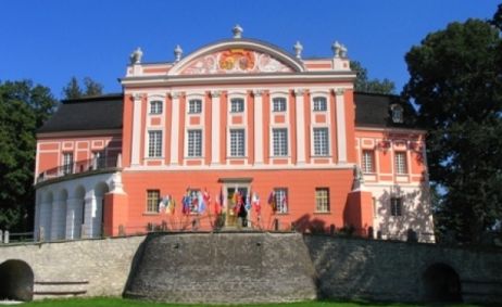 Pałac w Kurozwękach 