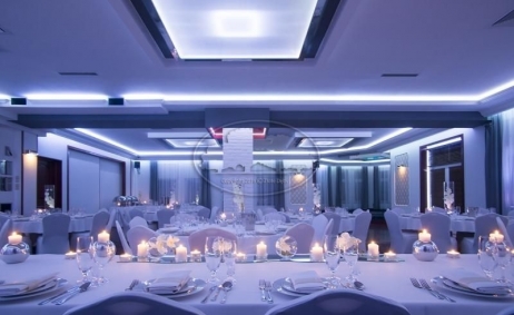 Sala weselna - Sale weselne - Hotel Złote Dęby - 5c77b7590771d900x700_false_5a7d8fbab65231470774635_max.jpg - www.SalaDlaCiebie.com Sale weselne w Hotel Złote Dęby, Warszawa