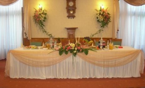 Sala weselna - Sale weselne - Hotel Restauracja Karczówka  - 51656f11139da26.jpg - SalaDlaCiebie.com Sale weselne w Hotel Restauracja Karczówka , Kielce